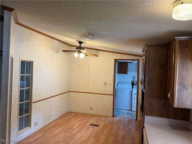43 S Outer Drive, Vienna, OH 44473