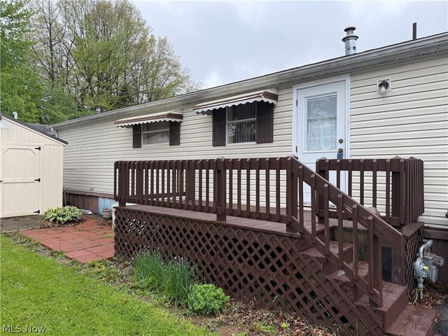 43 S Outer Drive, Vienna, OH 44473