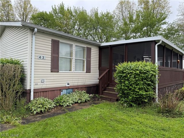 43 S Outer Drive, Vienna, OH 44473