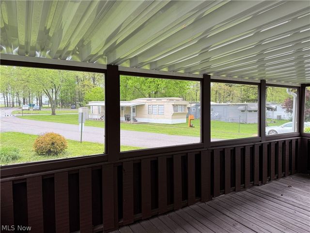 43 S Outer Drive, Vienna, OH 44473