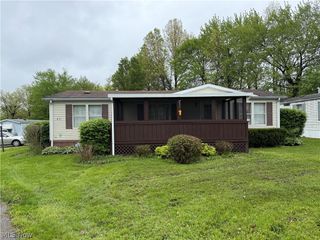 43 S Outer Drive, Vienna, OH 44473