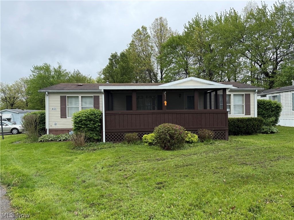 43 S Outer Drive, Vienna, OH 44473