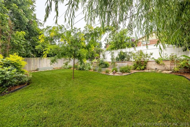 2422 S Hudson Place, Tulsa, OK 74114