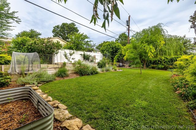2422 S Hudson Place, Tulsa, OK 74114