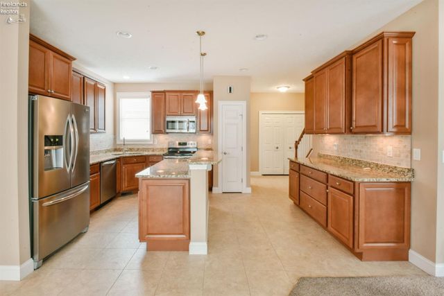 4928 Avery Way, North Ridgeville, OH 44039