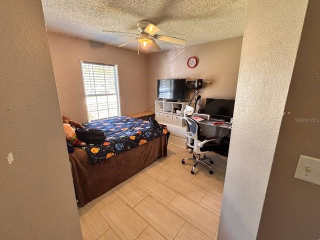 86 SECRETARY TRAIL, Palm Coast, FL 32164