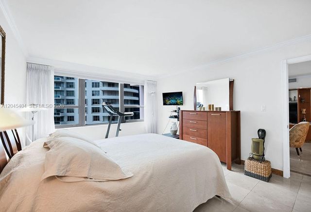 5225 Collins Avenue 1117, Miami Beach, FL 33140