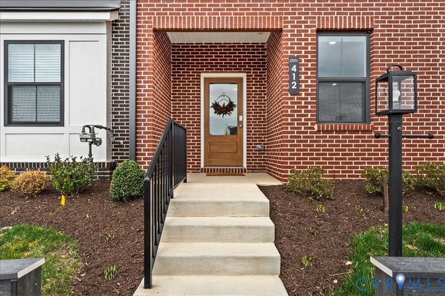 412 Quiet Breeze Aly, Midlothian, VA 23113