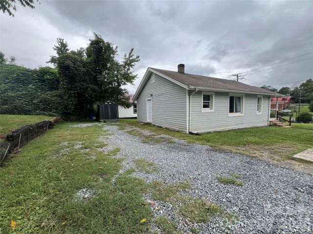 346 N Cleghorn Street, Rutherfordton, NC 28139