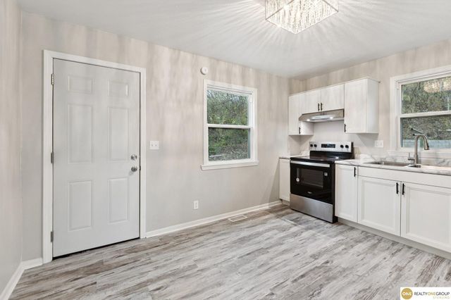 6905 laurel Avenue, Omaha, NE 68104