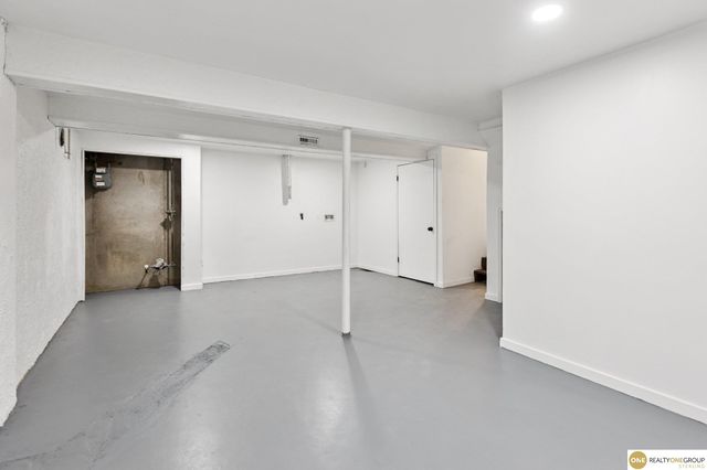 6905 laurel Avenue, Omaha, NE 68104