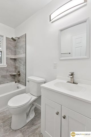 6905 laurel Avenue, Omaha, NE 68104