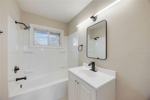 7408 E 49th Terrace, Kansas City, MO 64129