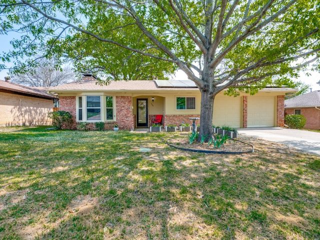 506 E Huitt Lane, Euless, TX 76040
