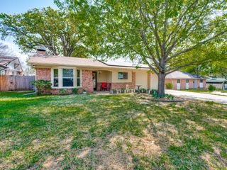 506 E Huitt Lane, Euless, TX 76040