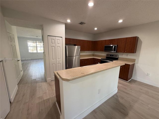 4282 NE 9th St 4282, Homestead, FL 33033