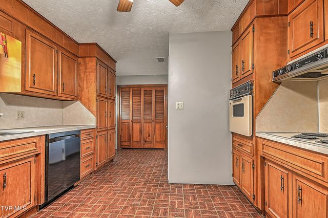 721 Double Springs Road, Jonesborough, TN 37659