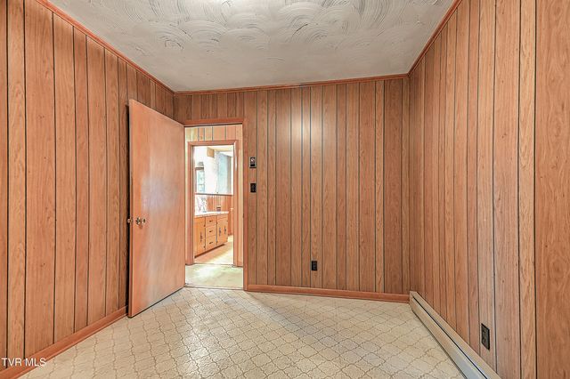 721 Double Springs Road, Jonesborough, TN 37659