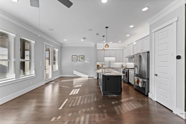 817 Kamano Avenue, Houston, TX 77008