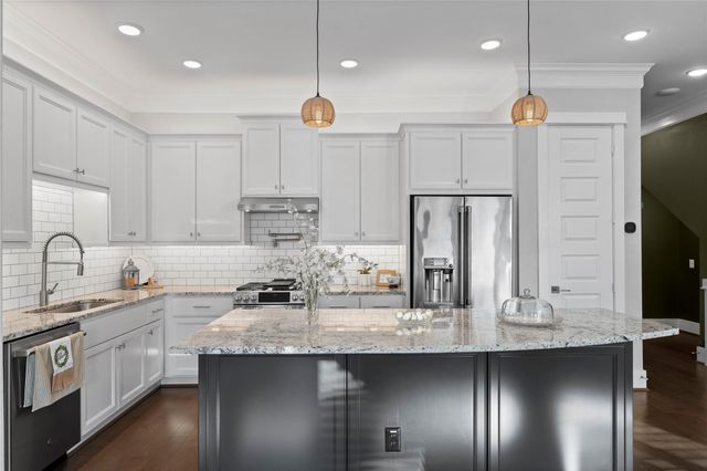 817 Kamano Avenue, Houston, TX 77008