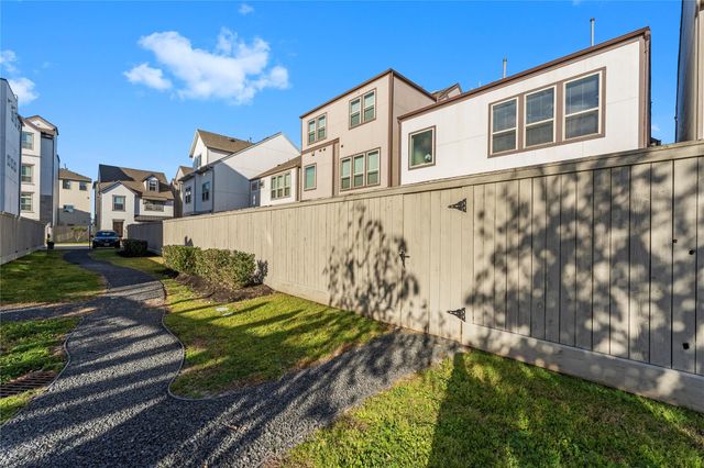 817 Kamano Avenue, Houston, TX 77008