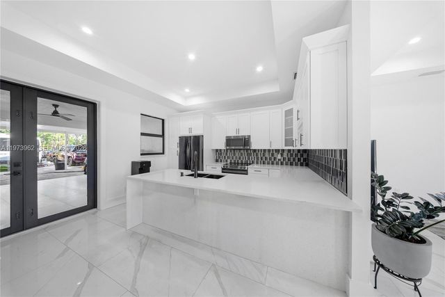 4163 31st Ave NE, Naples, FL 34120