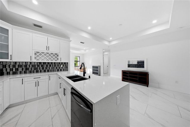 4163 31st Ave NE, Naples, FL 34120