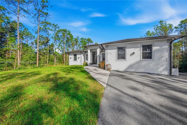 4163 31st Ave NE, Naples, FL 34120