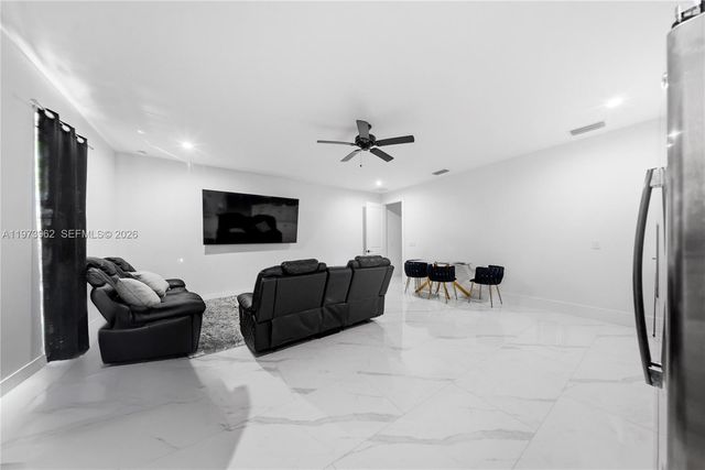 4163 31st Ave NE, Naples, FL 34120