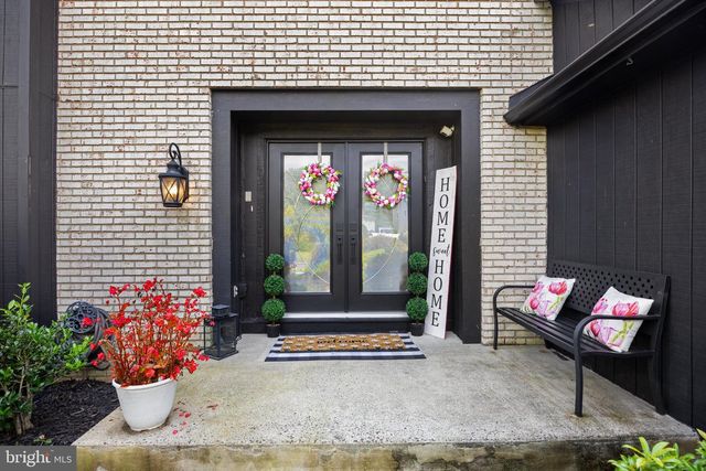 5 CHATEAU DR, Cherry Hill, NJ 08003