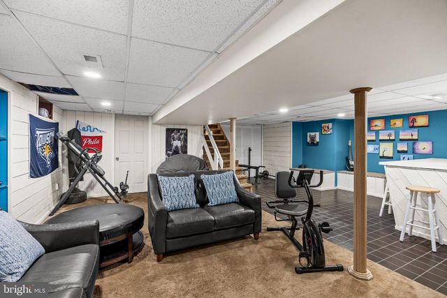 5 CHATEAU DR, Cherry Hill, NJ 08003