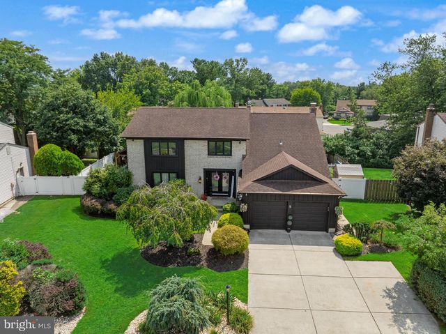5 CHATEAU DR, Cherry Hill, NJ 08003