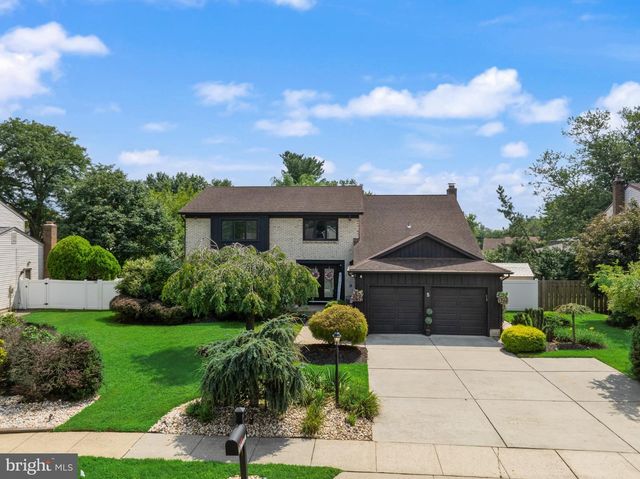 5 CHATEAU DR, Cherry Hill, NJ 08003