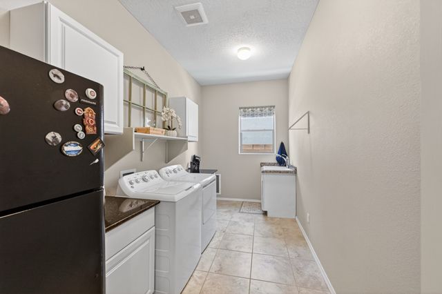 4144 Arboles Bonitos, Santa Fe, NM 87507