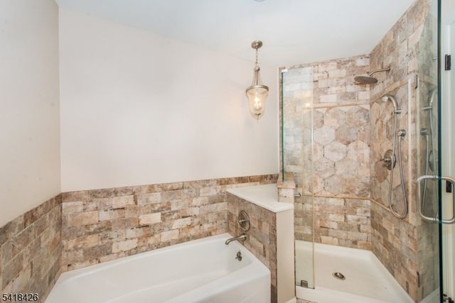 78 Hickory Way, Mount Arlington Boro, NJ 07856