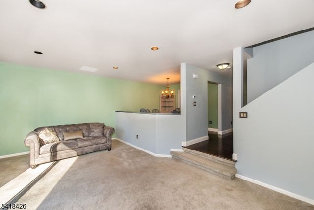 78 Hickory Way, Mount Arlington Boro, NJ 07856