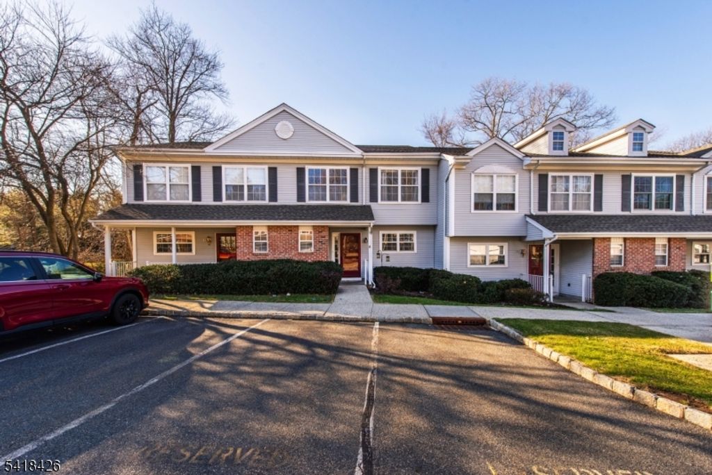 78 Hickory Way, Mount Arlington Boro, NJ 07856