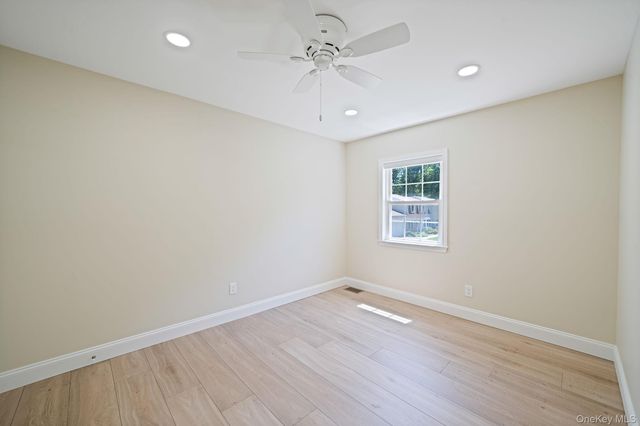 17 Bartlett, Yaphank, NY 11980