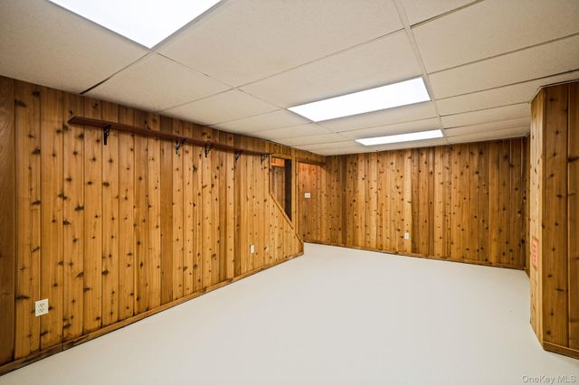 17 Bartlett, Yaphank, NY 11980