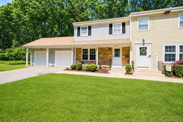 17 Bartlett, Yaphank, NY 11980