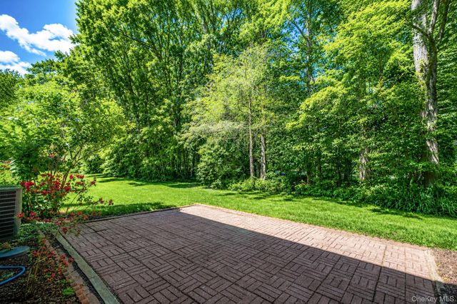 17 Bartlett, Yaphank, NY 11980