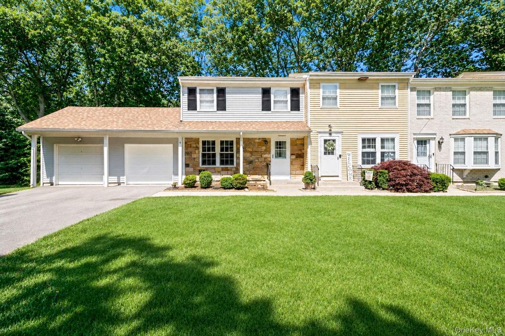 17 Bartlett, Yaphank, NY 11980