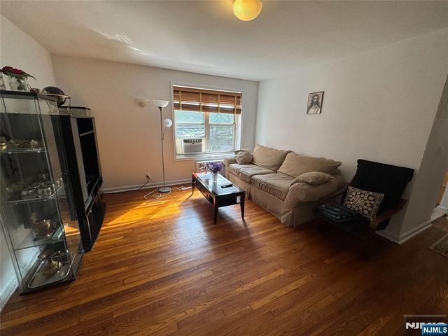 2320 Linwood Avenue 2D, Fort Lee, NJ 07024