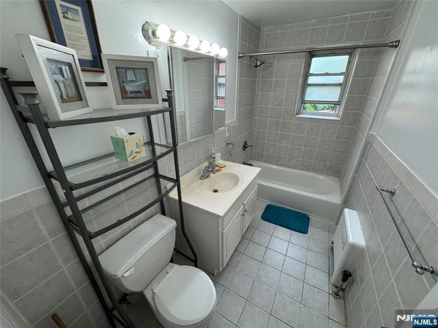 2320 Linwood Avenue 2D, Fort Lee, NJ 07024