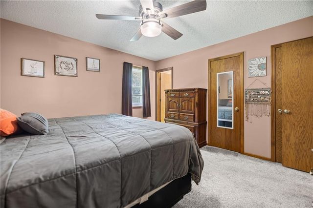 17819 E Greentree Avenue, Independence, MO 64057
