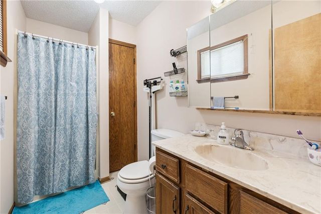 17819 E Greentree Avenue, Independence, MO 64057