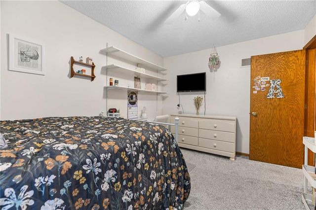 17819 E Greentree Avenue, Independence, MO 64057