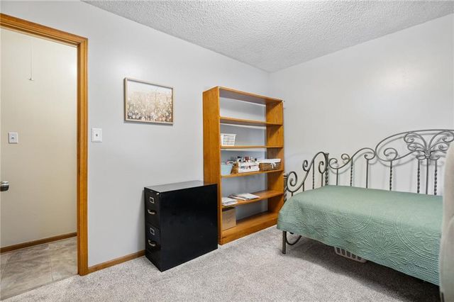 17819 E Greentree Avenue, Independence, MO 64057