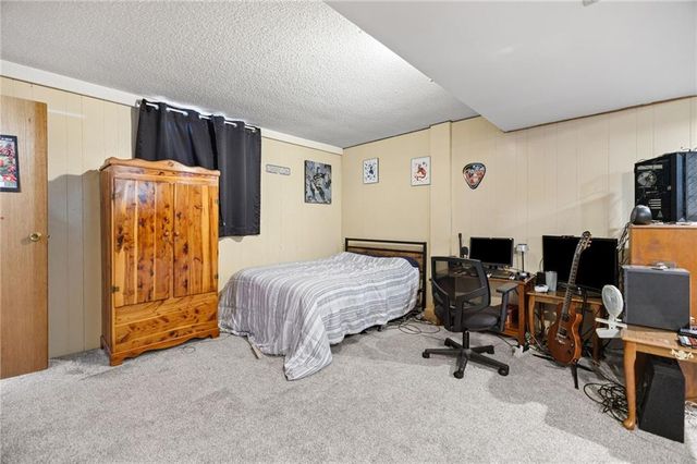 17819 E Greentree Avenue, Independence, MO 64057