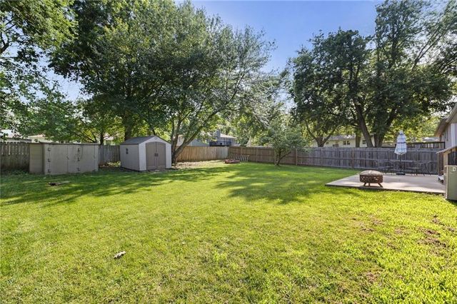 17819 E Greentree Avenue, Independence, MO 64057